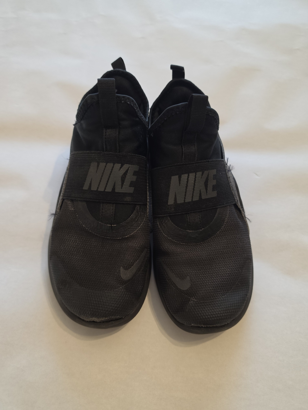 Nike Kids' Slip-On Athletic Shoes in Black Size Y3